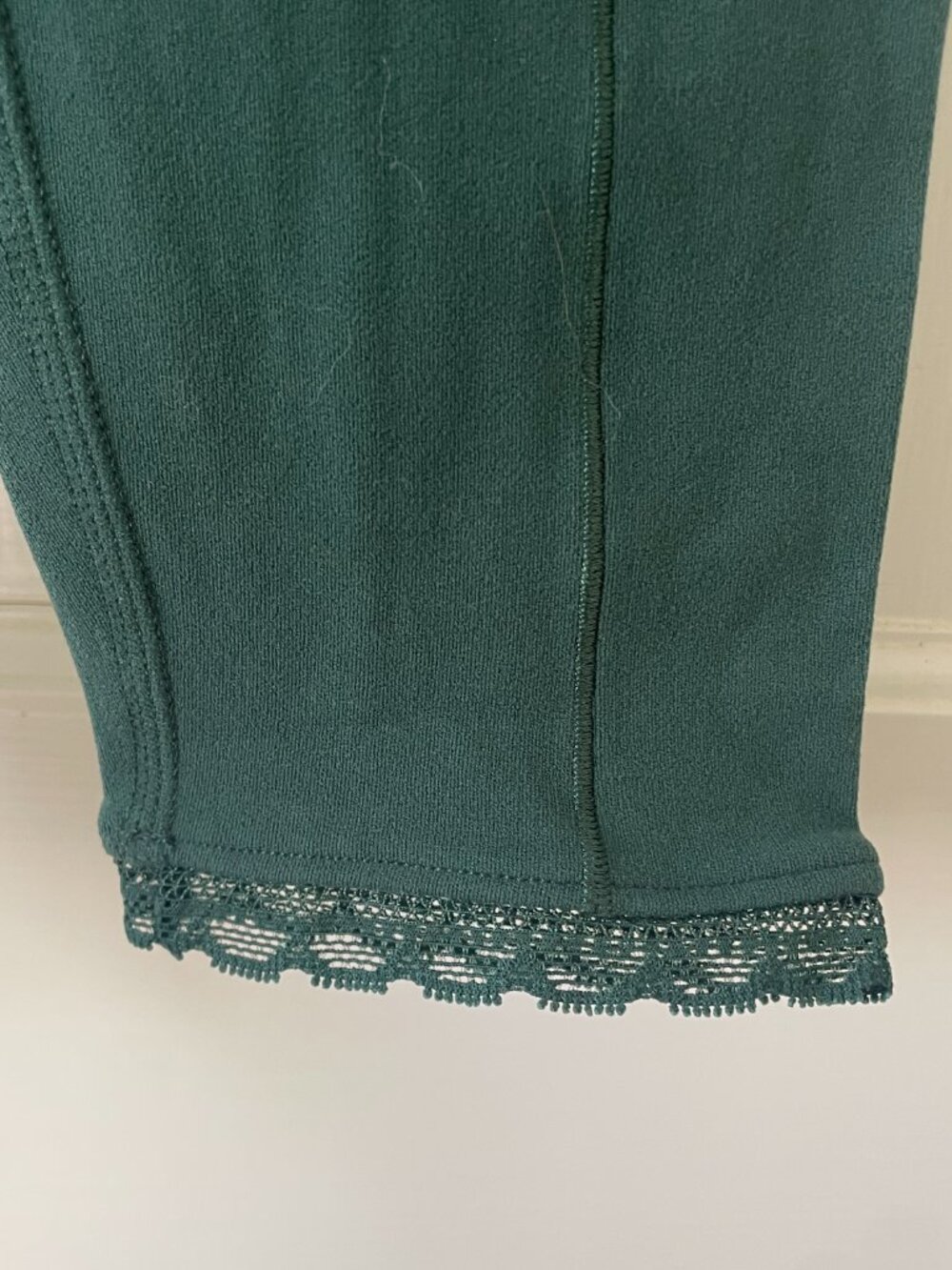 Nike Yoga Luxe Size S , NWT Green Lace Trimmed - Picture 6 of 9